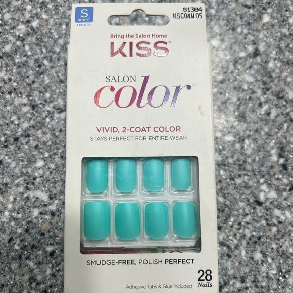 Short Turquoise Press On Square Nail - Picture 3 of 7